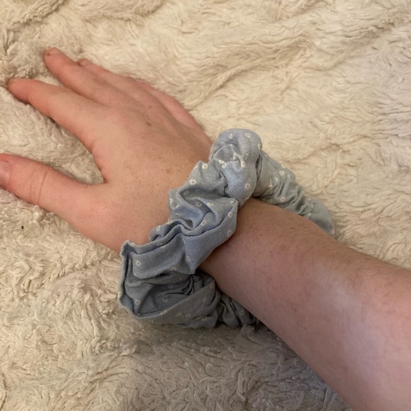 Colorful Scrunchie Set - 10 - Picture 10 of 12